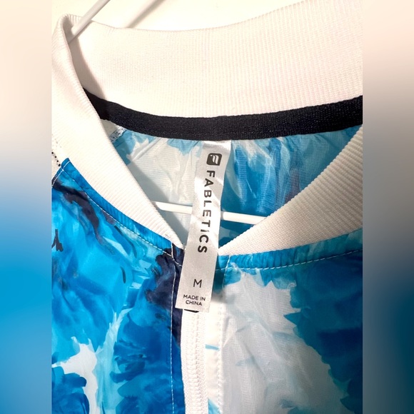 152. NWOT Fabletics floral mwah light layering jacket SZ US M medium - Picture 3 of 6